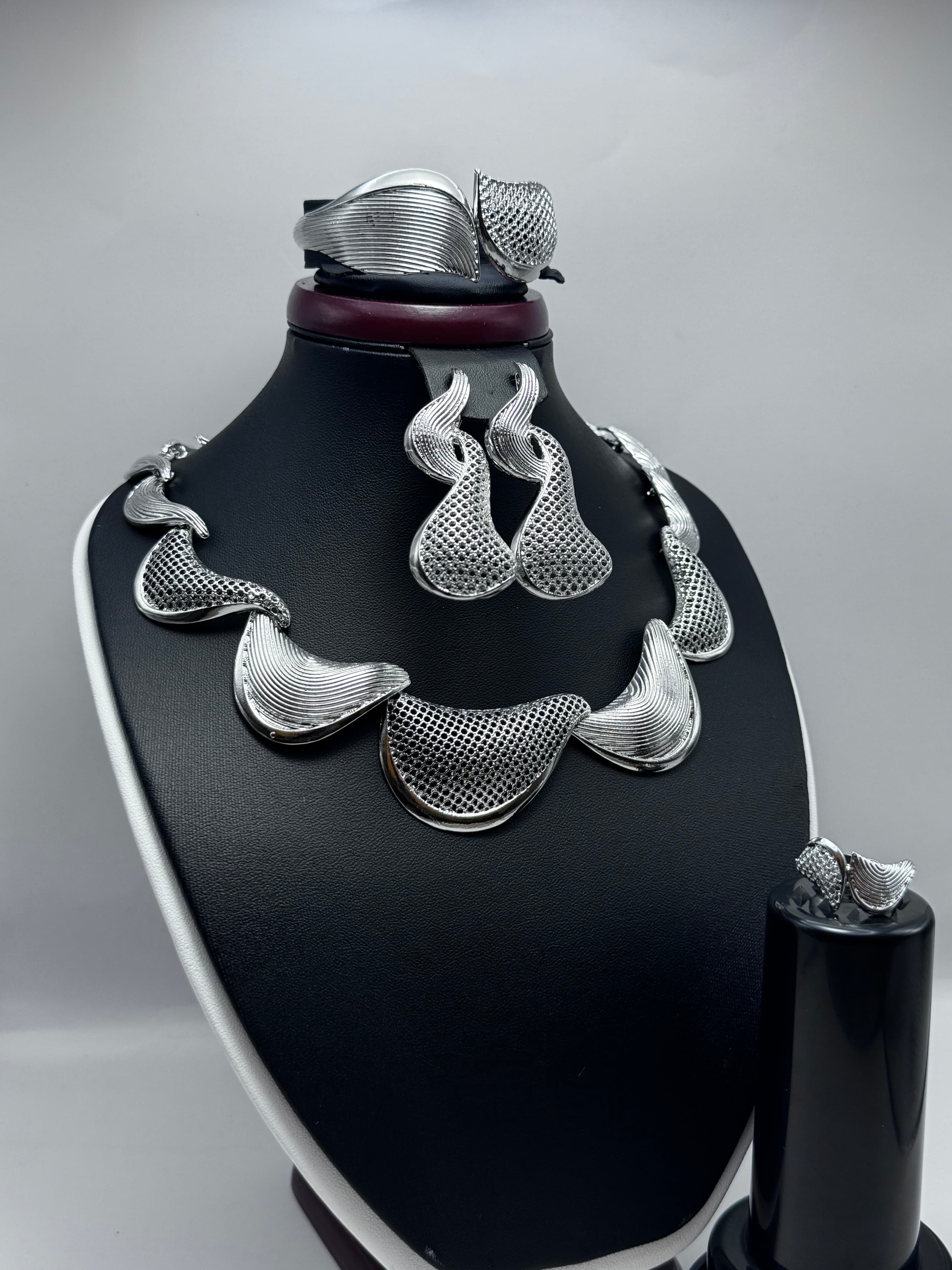 Silver jewelry set