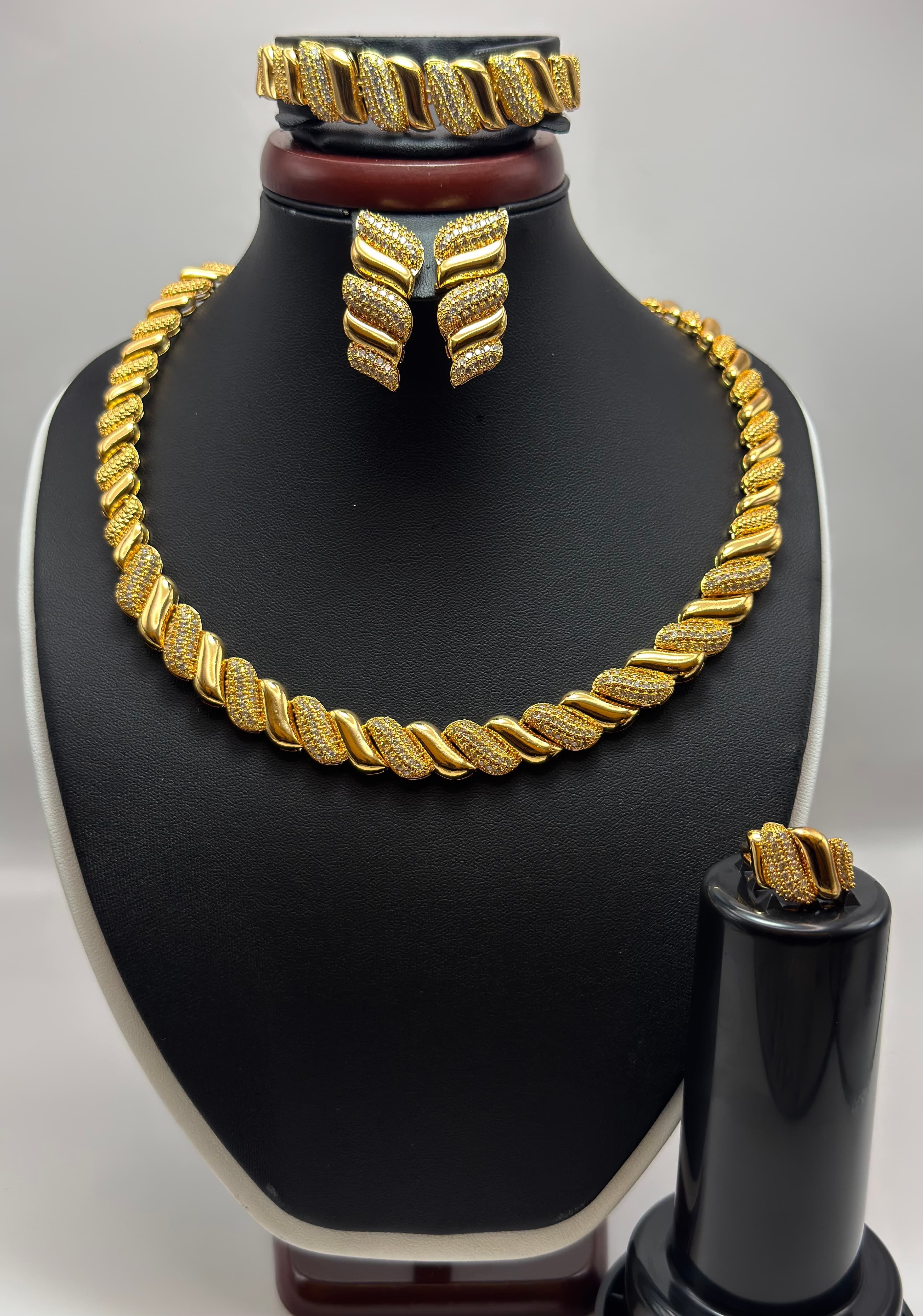 Amina Set