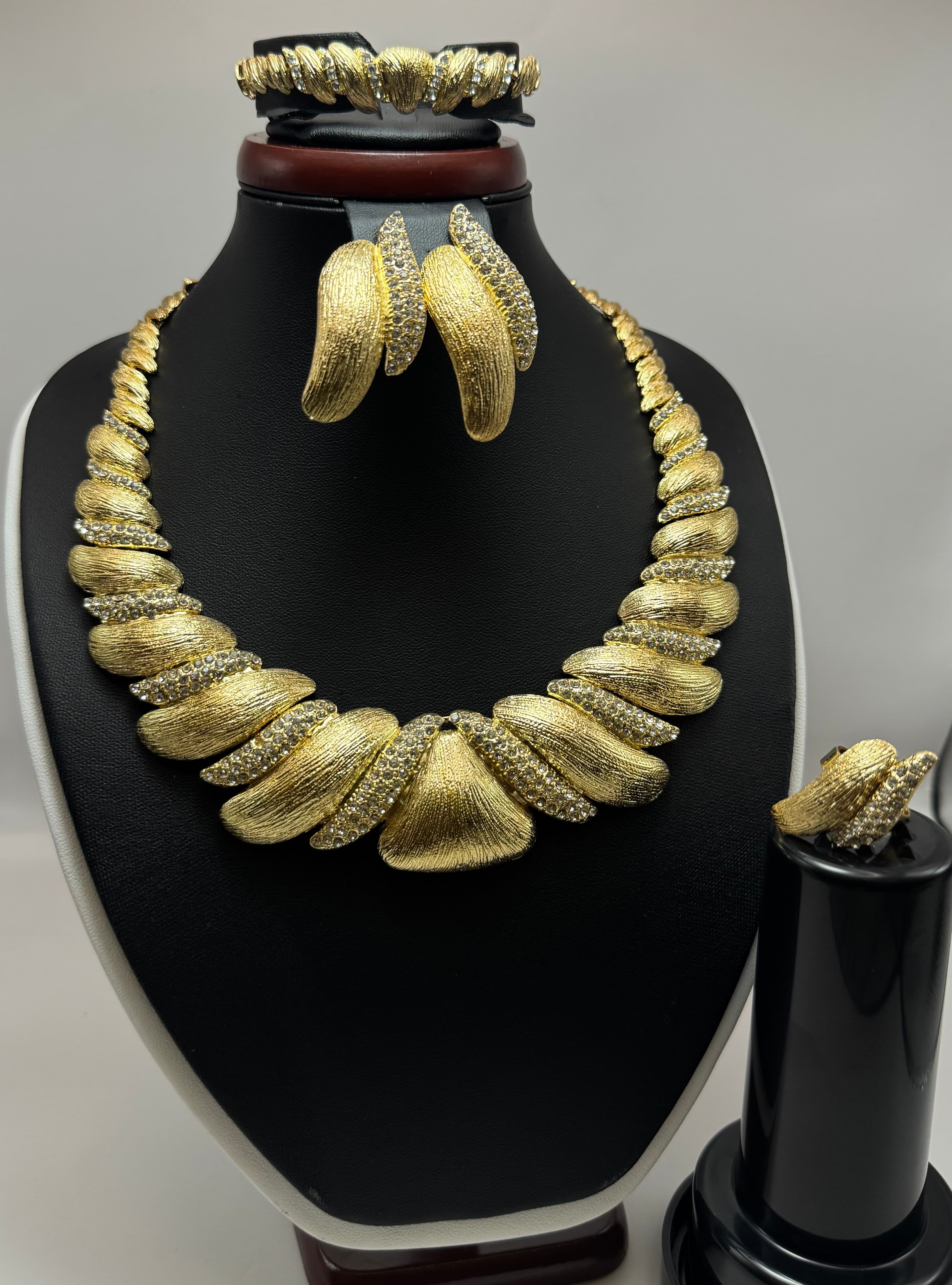 Gold set
